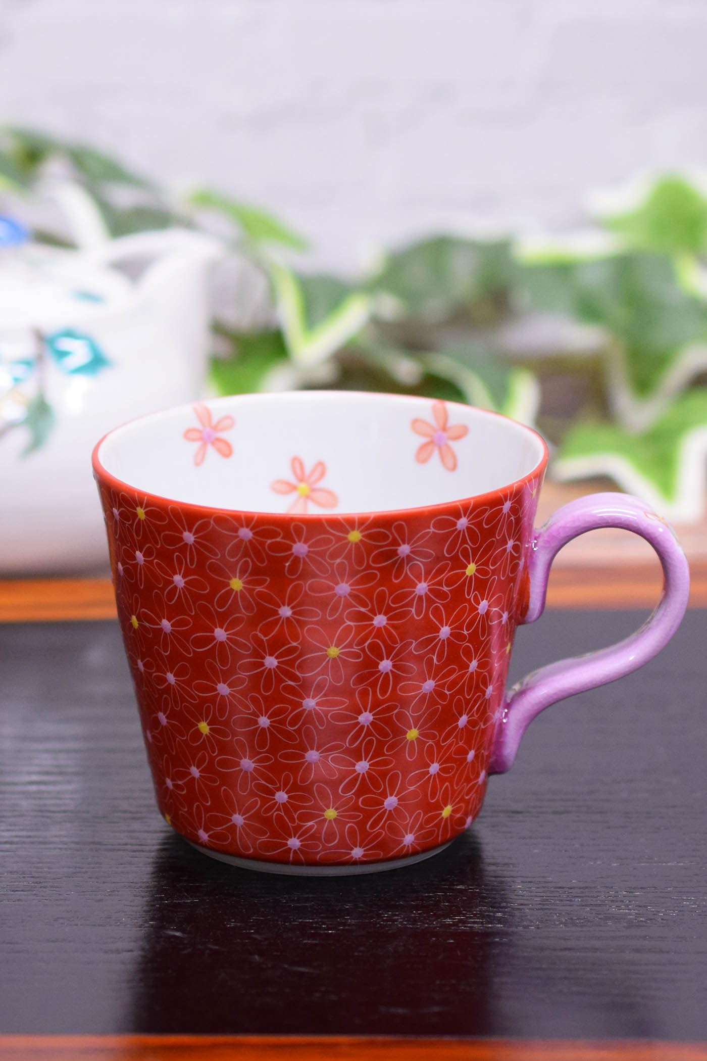 和座の蔵 おしゃれ コーヒーマグ 九谷焼 マグカップ 朱巻小花 ピンク 陶器 高級 ブランド 食器 日本製 誕生日プレゼント 還暦祝い 古希祝い 喜寿祝い 米寿祝い ギフト