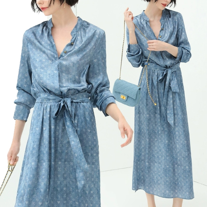 スタンドカラー ロング丈 ワンピース - フレアスカートとスリット入り - スタイリング可能なベルト付き - 大人可愛い柄入りマキシ丈ドレス　24627 13,845円