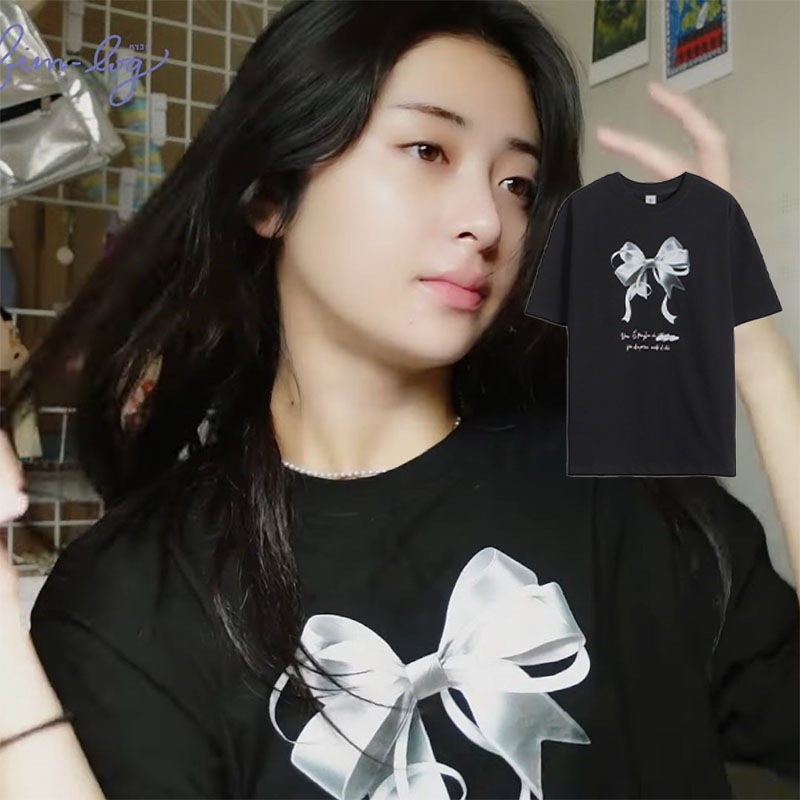 [LE SSERAFIM HUH YUNJIN着用!] DOUBLE RIBBON OVER FIT T SHIRT (2COLORS)