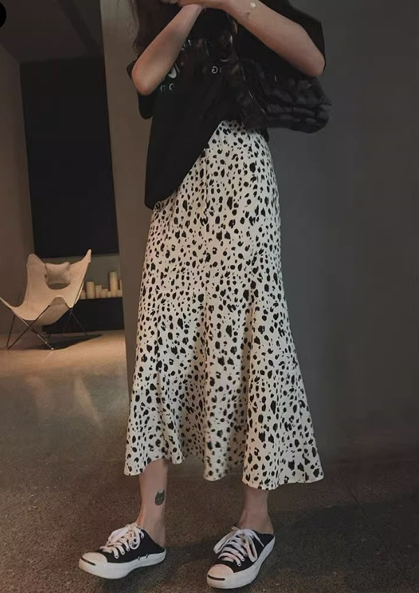 スカート ロングスカート ミモレ ミモレ丈 ロング ロング丈 Aライン フィッシュテール ウエストゴム 快適 着心地 かわいい 大人可愛い きれいめ 大人 上品 おしゃれ お洒落 かっこいい レトロ