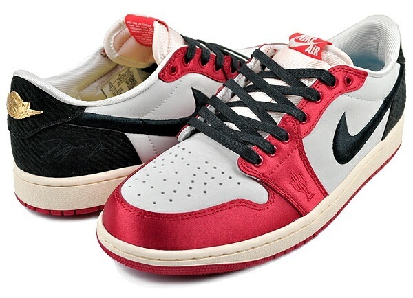 エアジョーダン 1 レトロ ロー OG SP トロフィー ルーム fn0432-100 セイル ブラック バーシティーレッド 45,499円