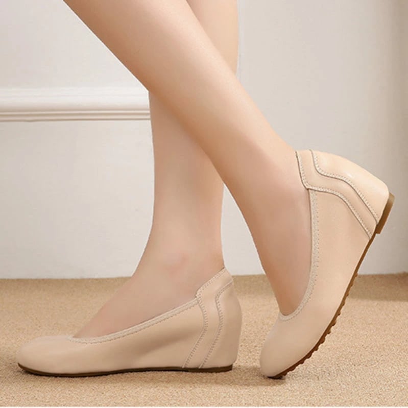 777円OFFクーポン 走れる パンプス 痛くない ラウンドトゥ ウエッジソール パンプス 4.5cm ヒール 美脚 パンプス シューズ ウェッジソール ローヒール レディース 無地 パンプス 走れる