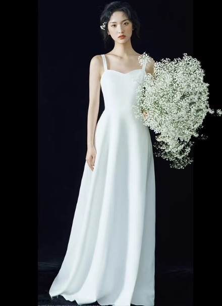 ウェディングドレス キャミソール 豪華なバックリボン エレガント 細見えシルエット 二次会