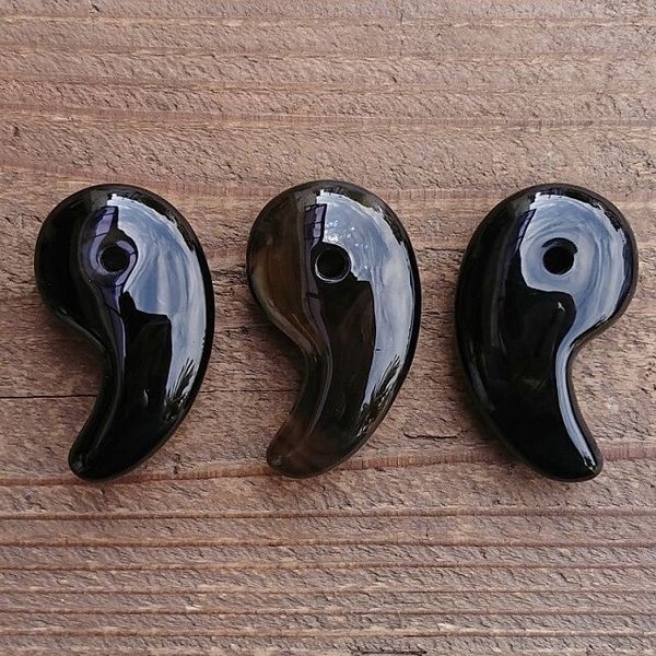 ビーズ アクセサリー用品 アクセサリー道具 材料 手芸 ハンドクラフト コレクション 勾玉 黒瑪瑙