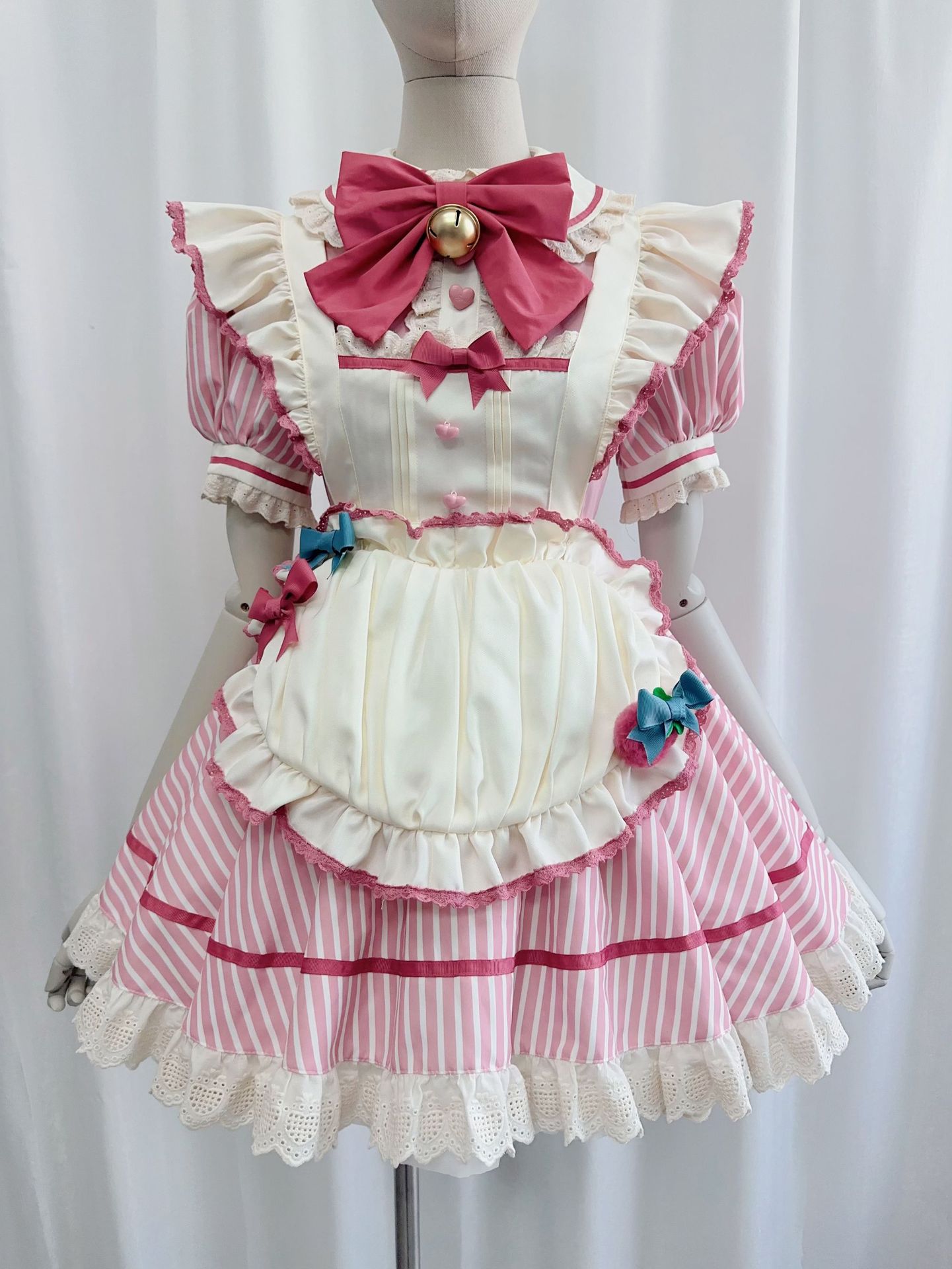 デビューした新品ロリータ風 可愛いメイド服 ワンピース エプロン付き リボン 半袖 ストライプ柄 フリル ショート丈 コスチューム コスプ衣装 ハロウィン衣装 ウェイトレス キャバ嬢 クラブ キ