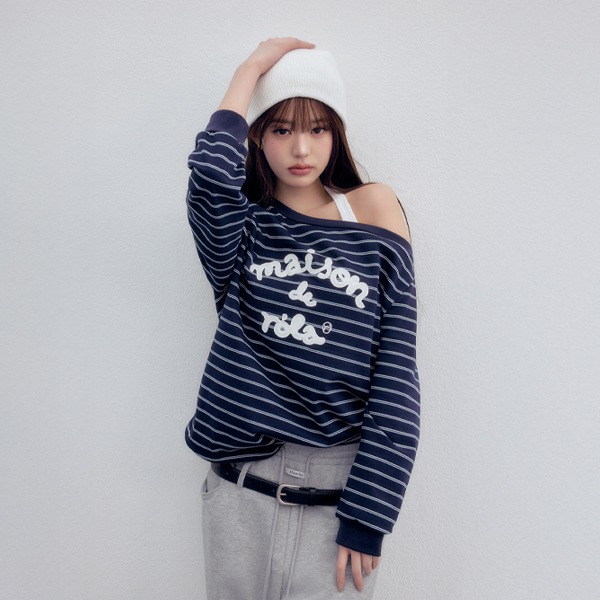 MAISON DE ROLA EMBROIDERY OFF SHOULDER STRIPE SWEATSHIRT NAVY