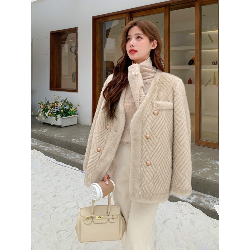 女性用ミンクベルベット毛皮コート2024年冬新作ホットスタイル小さな香りイミテーションラムファーオールインワンコートトレンド