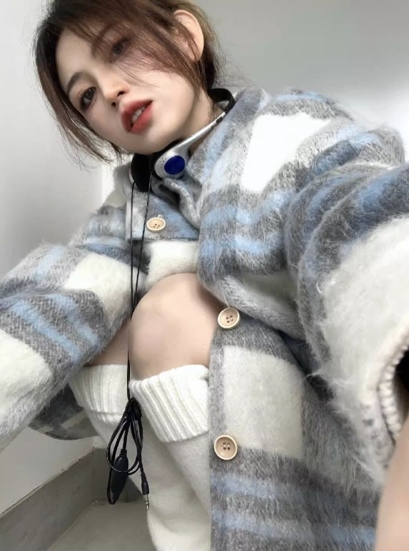 レディース アウター 前開き 長袖 襟付き チェック柄 秋 冬 暖かい ロング丈 もこもこ ボタン 厚手 ウール かわいい 大人可愛い きれいめ シンプル カジュアル おしゃれ かっこいい こなれ感