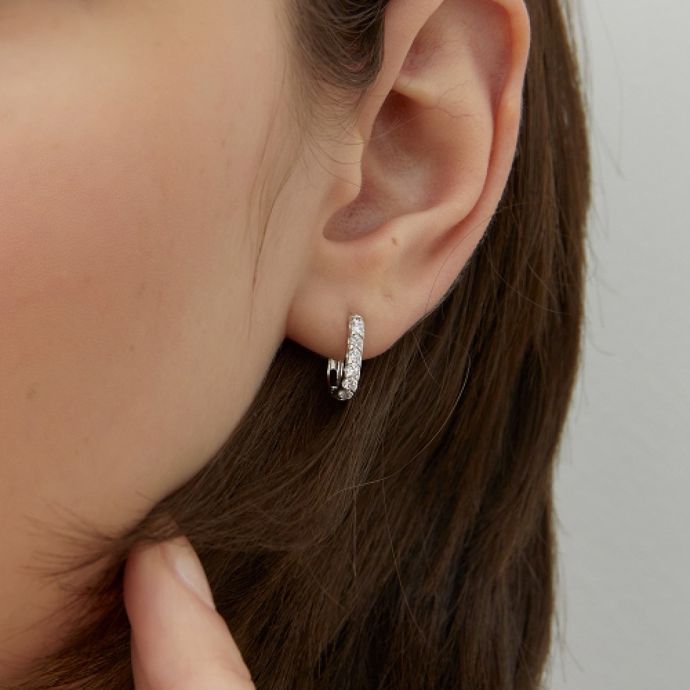 LUNNE 14k ブリリアントオーバルワンタッチリングピアス 14k ゴールド #LFE23