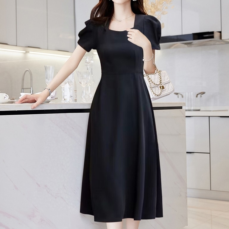 ワンピース ミディアム丈ワンピース 半袖 パフスリーブ スクエアネック ハイウエスト バックリボン カットアウトデザイン 可愛い かわいい 大人可愛い きれいめ シンプル 上品 おしゃれ かっこいい