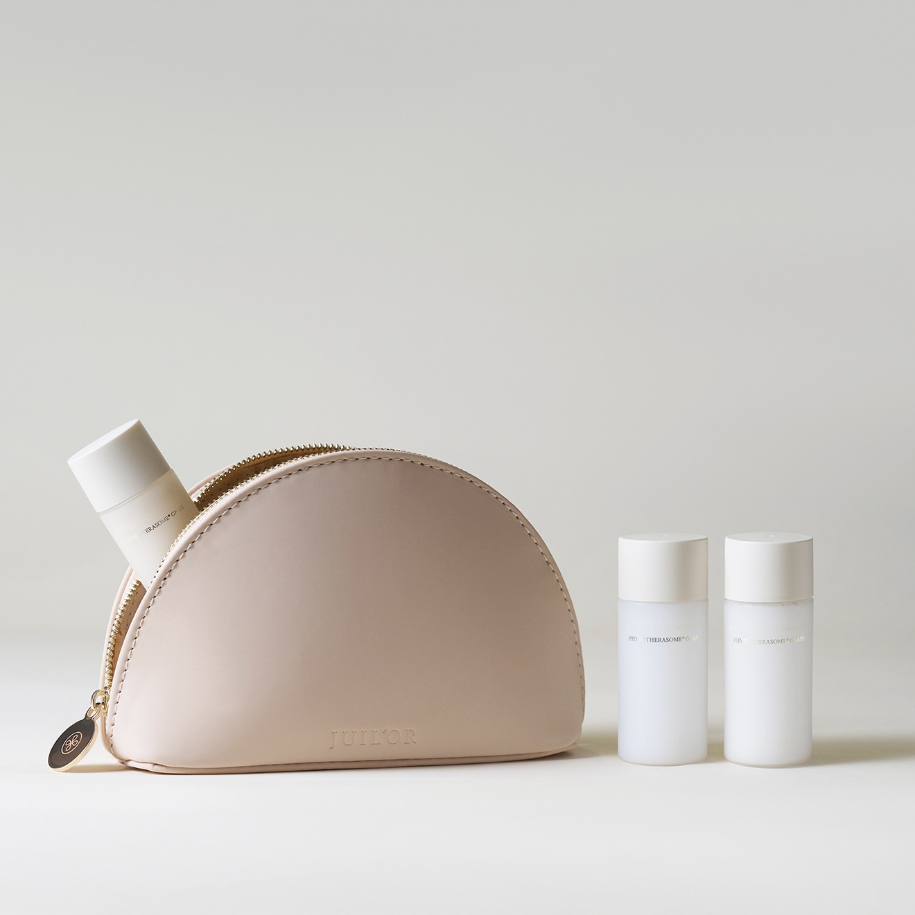 JOURNEY COLLECTION & BEAUTY CLUTCH 8,648円