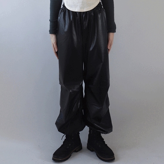 Two pin tuck leather jogger pt