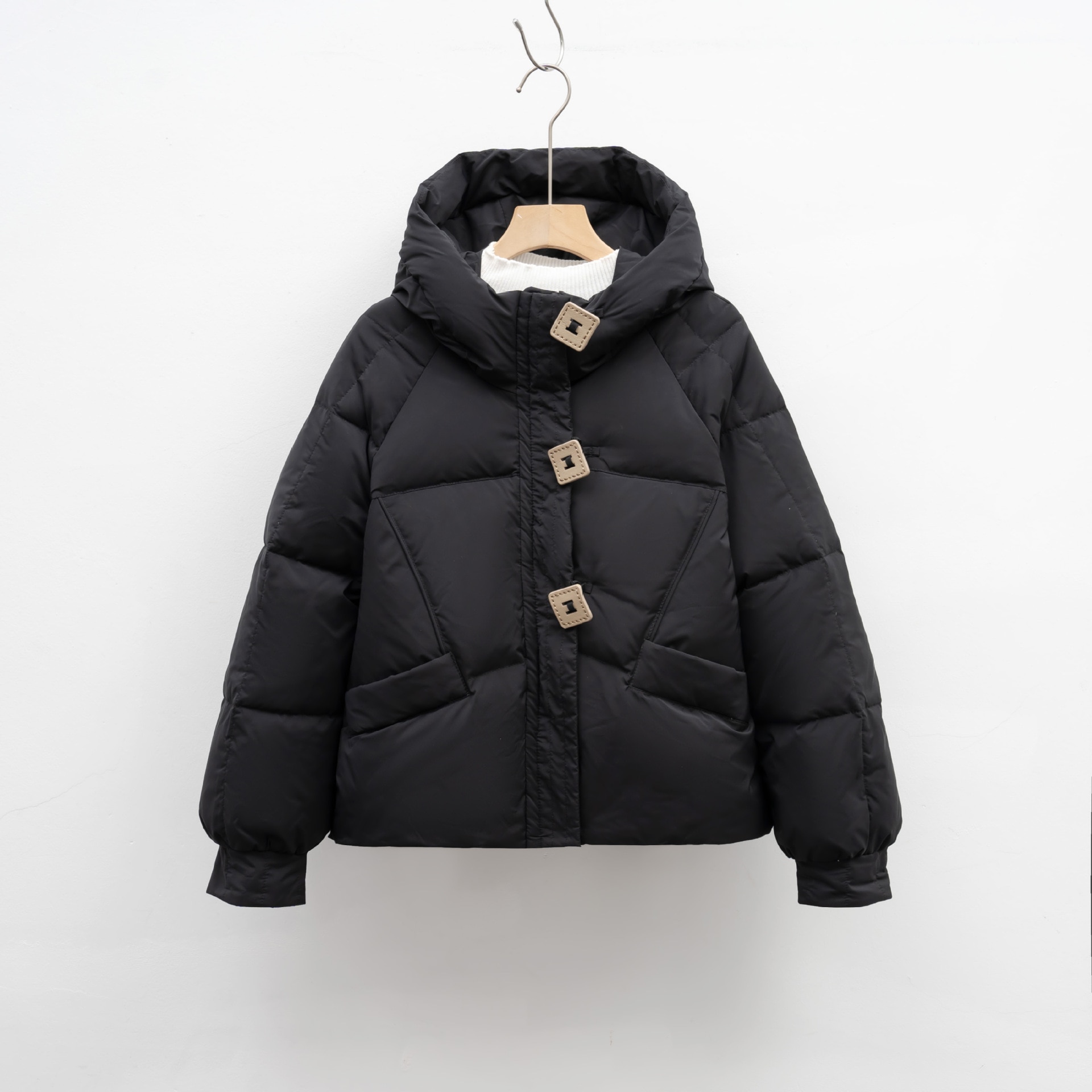 Rouguguの新しい冬の韓国風シュガースクエアボタンダウンジャケットゆったりとした学生向けプチフード付きパファージャケット