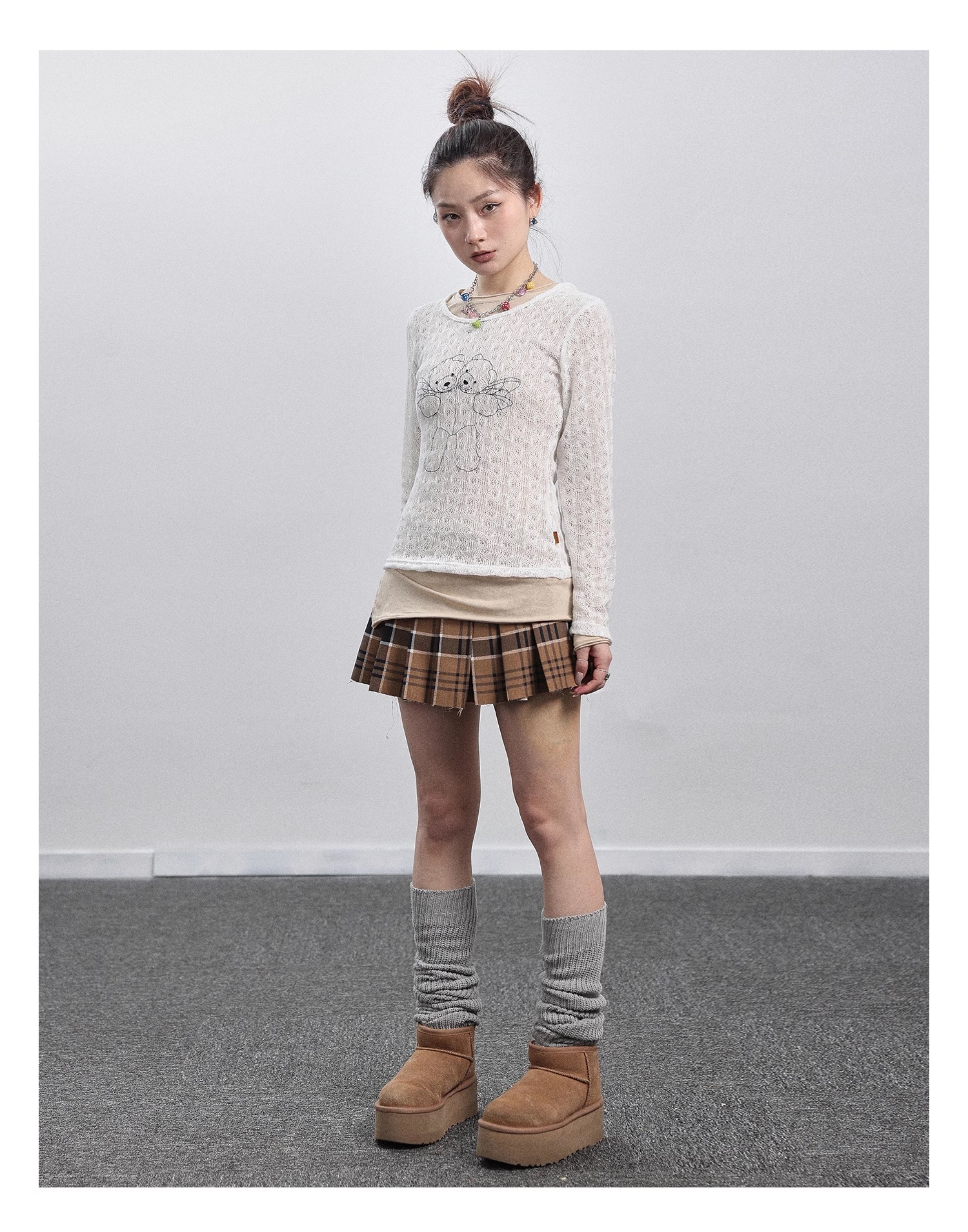 トップス レディース ボトムス シャツ 秋 白 黒 長袖 Tシャツ 個性的 トップス Tシャツ 袖あり 長袖 ラウンドネック 襟なし シンプル カジュアル おしゃれ お洒落 かっこいい レトロ