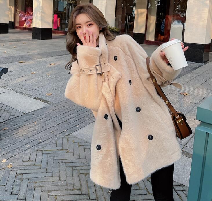 人気作秋冬レディースファッションおしゃれファーコートレディースコート無地品質良いフェイクファーシングルブレストボタン付き2色カーキホワイト着冬物ボア韓国風着痩せ立ち襟ショートコートレディースジャケッ