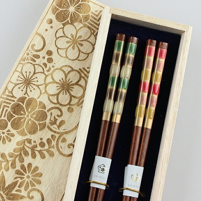 食洗機対応 若狭塗 夫婦箸 とんぼ玉茶染め（緑オレンジ） デザイン桐箱入り