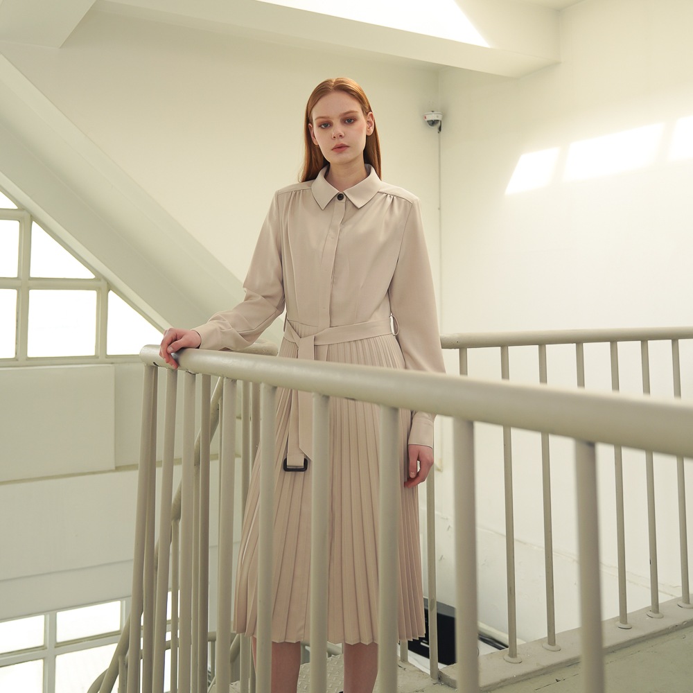 ACUD プリーツシャツワンピース_ベージュ 25,709円