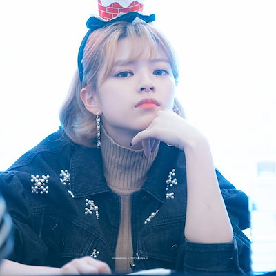 Qoo10] 着用すると視線集中！TWICEジョンヨン : 腕時計