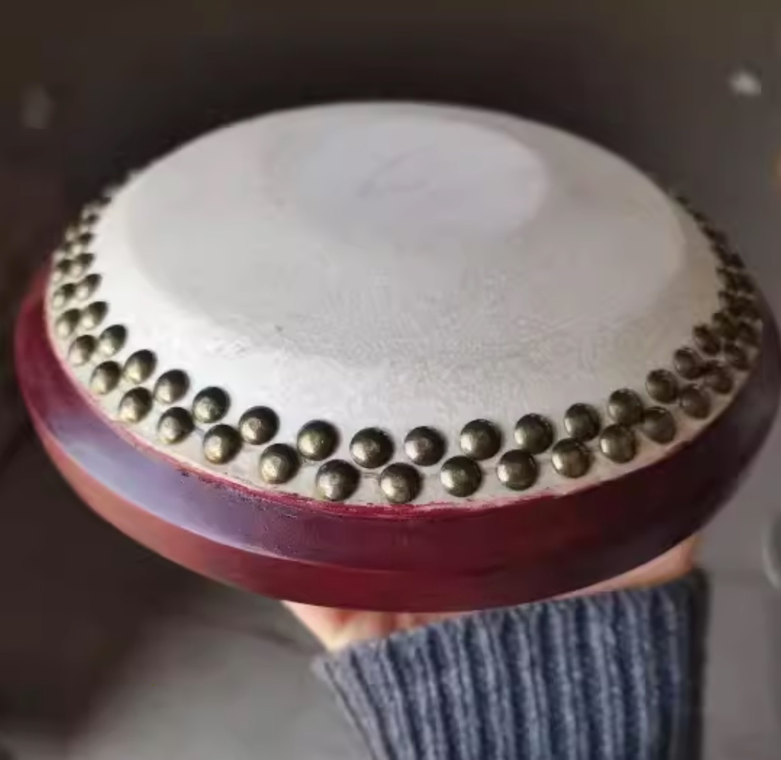 牛革の太鼓 打楽器