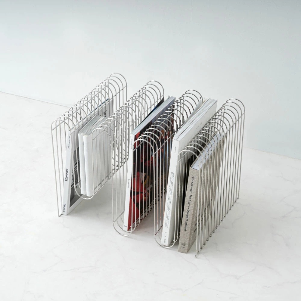 マガジンラック シルバー マガジンホルダー ニュースペーパースタンド スタンド ウェーブ ビンテージ 本 絵本 雑誌 おしゃれ 収納 インテリア 本 ラック ブックスタンド オブジェ 韓国