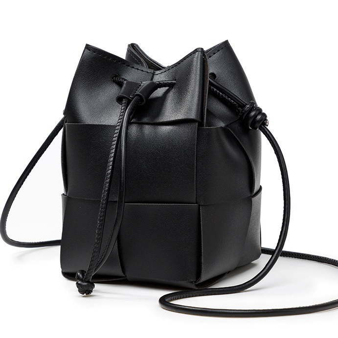 バッグ かばん 鞄 レディースバッグ ショルダーバッグ ミニバッグ コンパクト 軽量 柔らかい 便利 かわいい 大人可愛い きれいめ シンプル カジュアル 大人 上品 おしゃれ かっこいい レトロ