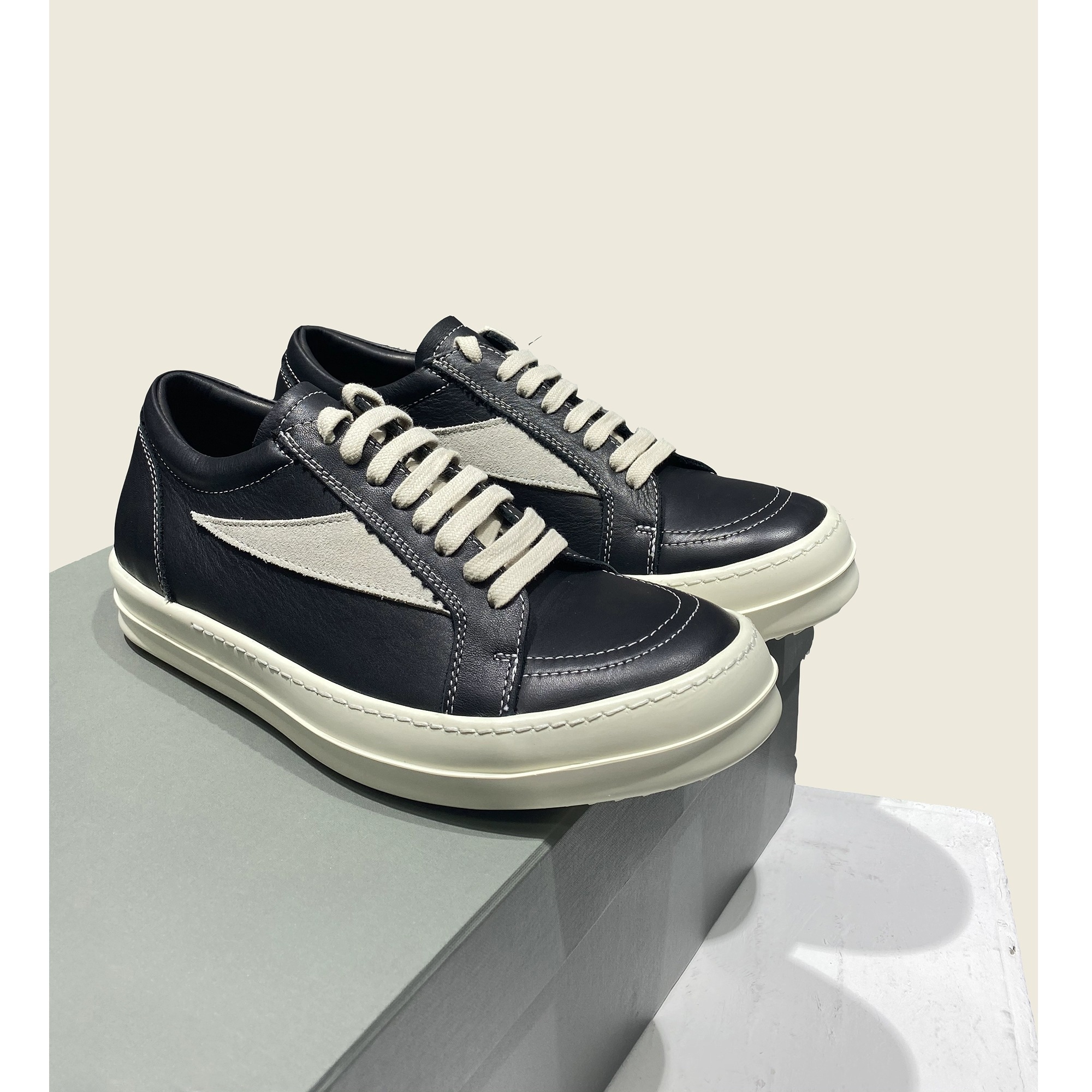 RO FABLED 2024春夏新作 本革ローカットスニーカープラットフォーム厚底4cm モノクロームツートン レースアップ アンダーグラウンドテイスト ヨーロピアンストリート