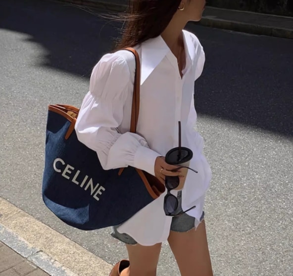 レディース トップス シャツ ブラウス フレア 長袖 パフスリーブ Vネック フェミニン 前開き 薄手 かわいい 大人可愛い きれいめ シンプル カジュアル 上品 おしゃれ かっこいい こなれ感 ラフ