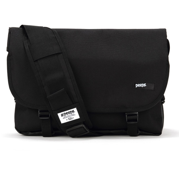 エッセンシャルメッセンジャーバッグブラック韓国正規品 7,055円