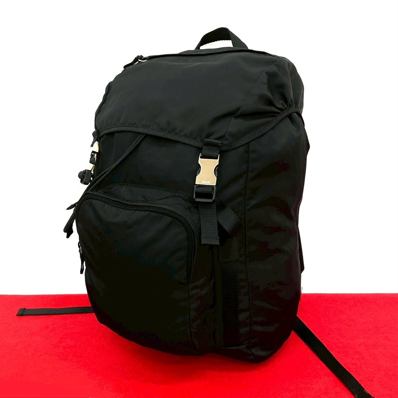 三角ロゴ 金具リュックサック ナイロン ブラック 31893