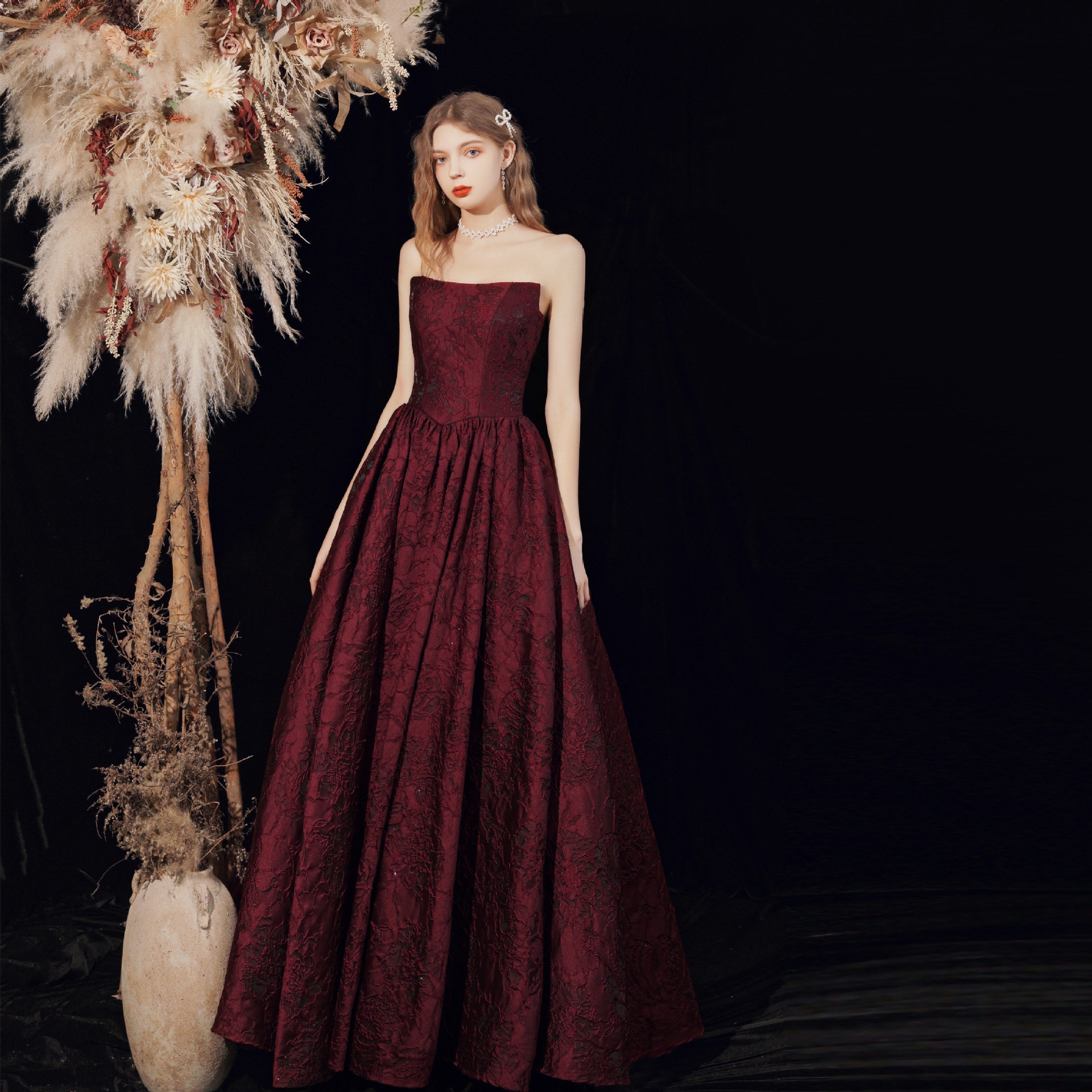 敬酒服花嫁2025赤胸張りウエディングドレス宴会気質サテンロングスカート女宴会ドレス