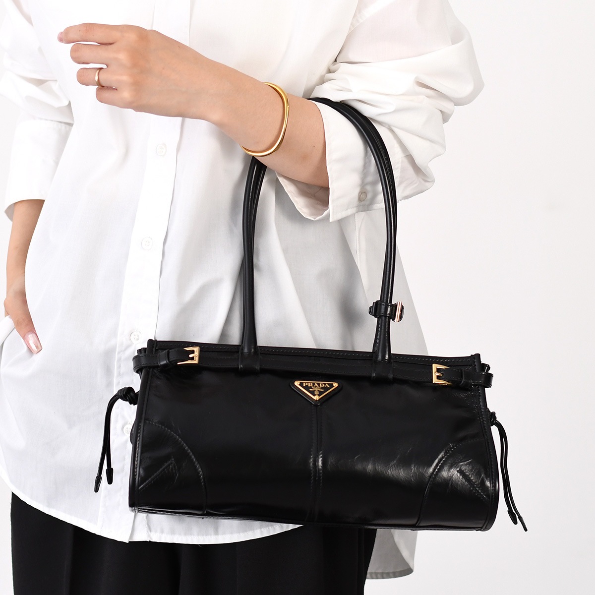 バッグ 鞄 ボニー Bonnie ミディアム レザー ハンドバッグ 1BA426 2CYR レディース ブラック ショルダーバッグ 2WAY トライアングルロゴ