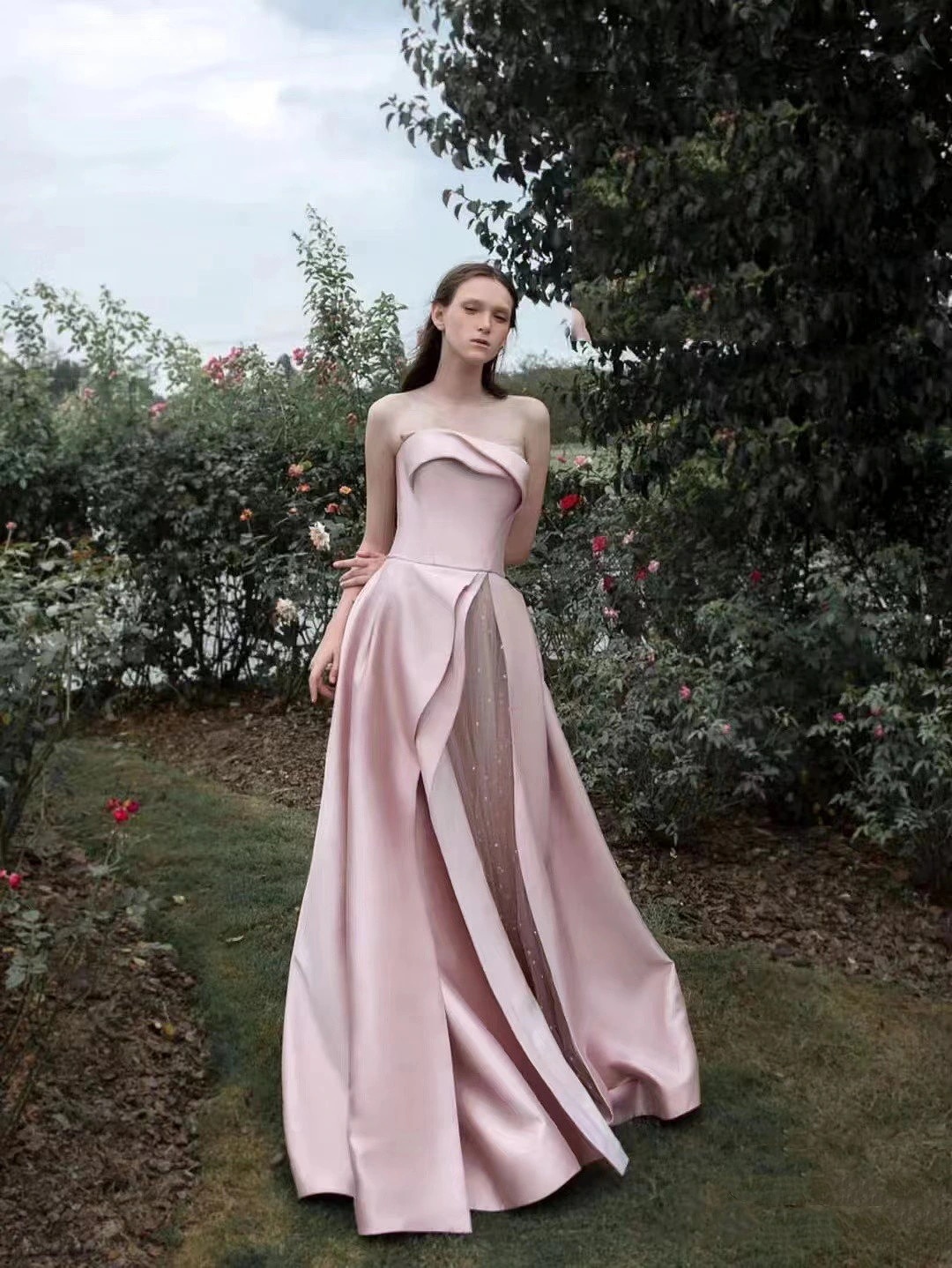 ロングドレス ウエディングドレス 二次会 花嫁ドレス 二次会ドレス シンプル 披露宴 ブライダル パーティー コンサートワンピース 撮影 司会者