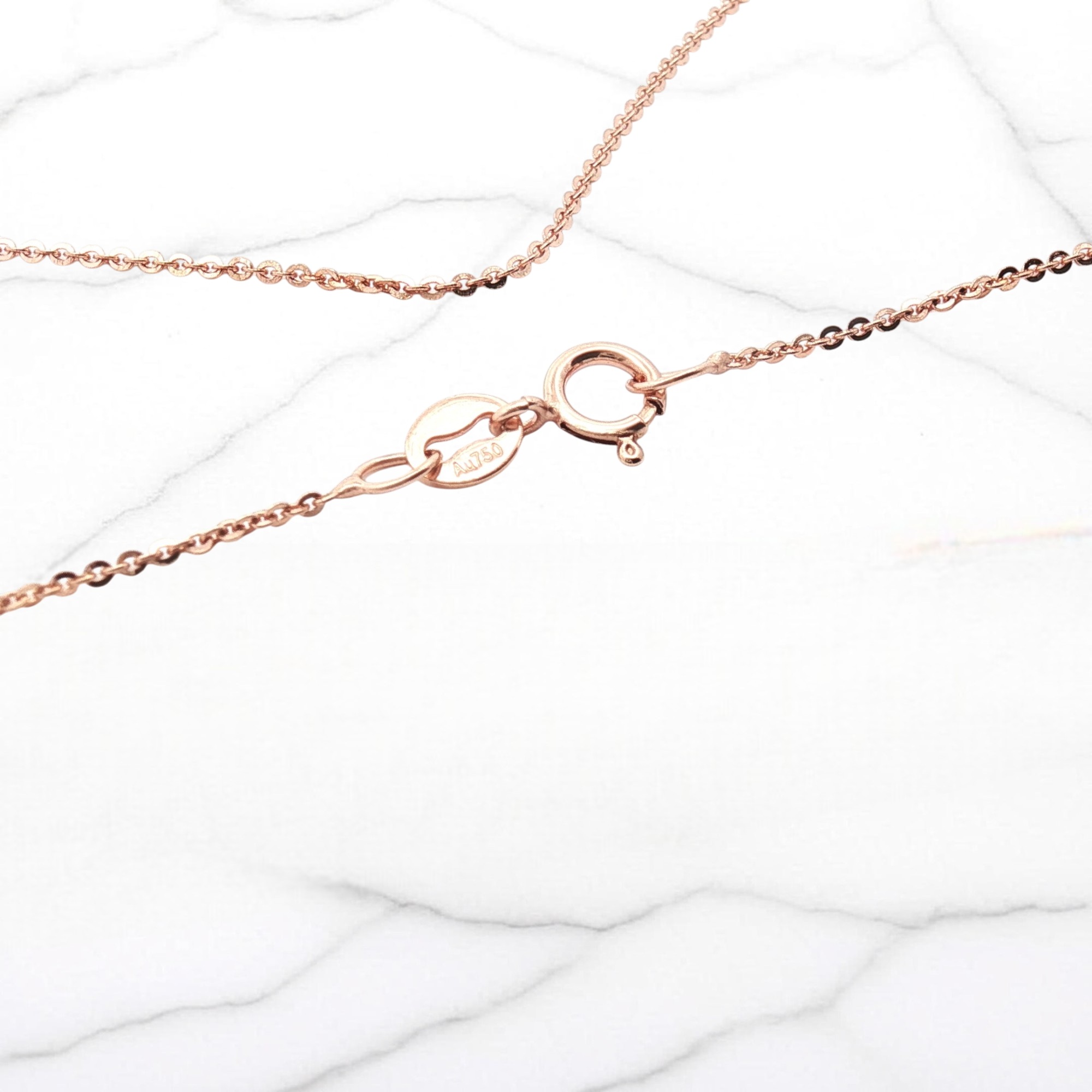 18Kゴールドの細幅チェーンネックレスジュエリー Whisper of Gold毎日使える万能アイテム