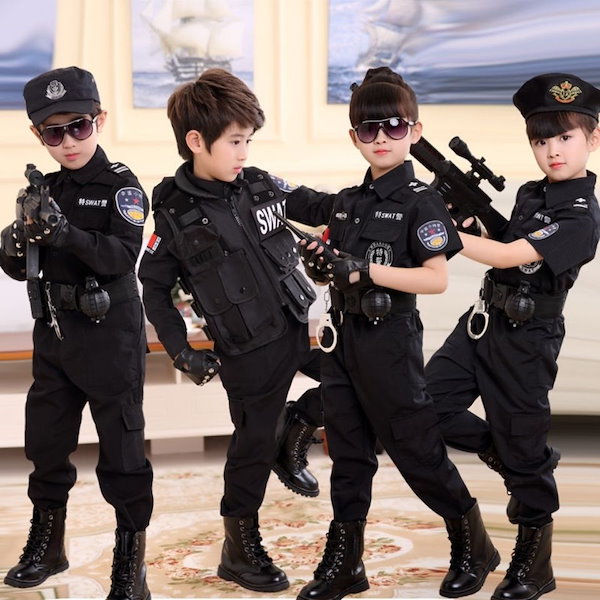 子供 黒い服のおじさん 警察 フラッシュゲーム