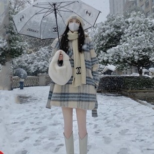 レディース アウター コート ミディアム丈コート 長袖 襟付き 前開き ボタン ミディアム丈 もこもこ かわいい 大人可愛い きれいめ シンプル 上品 おしゃれ かっこいい レトロ こなれ感