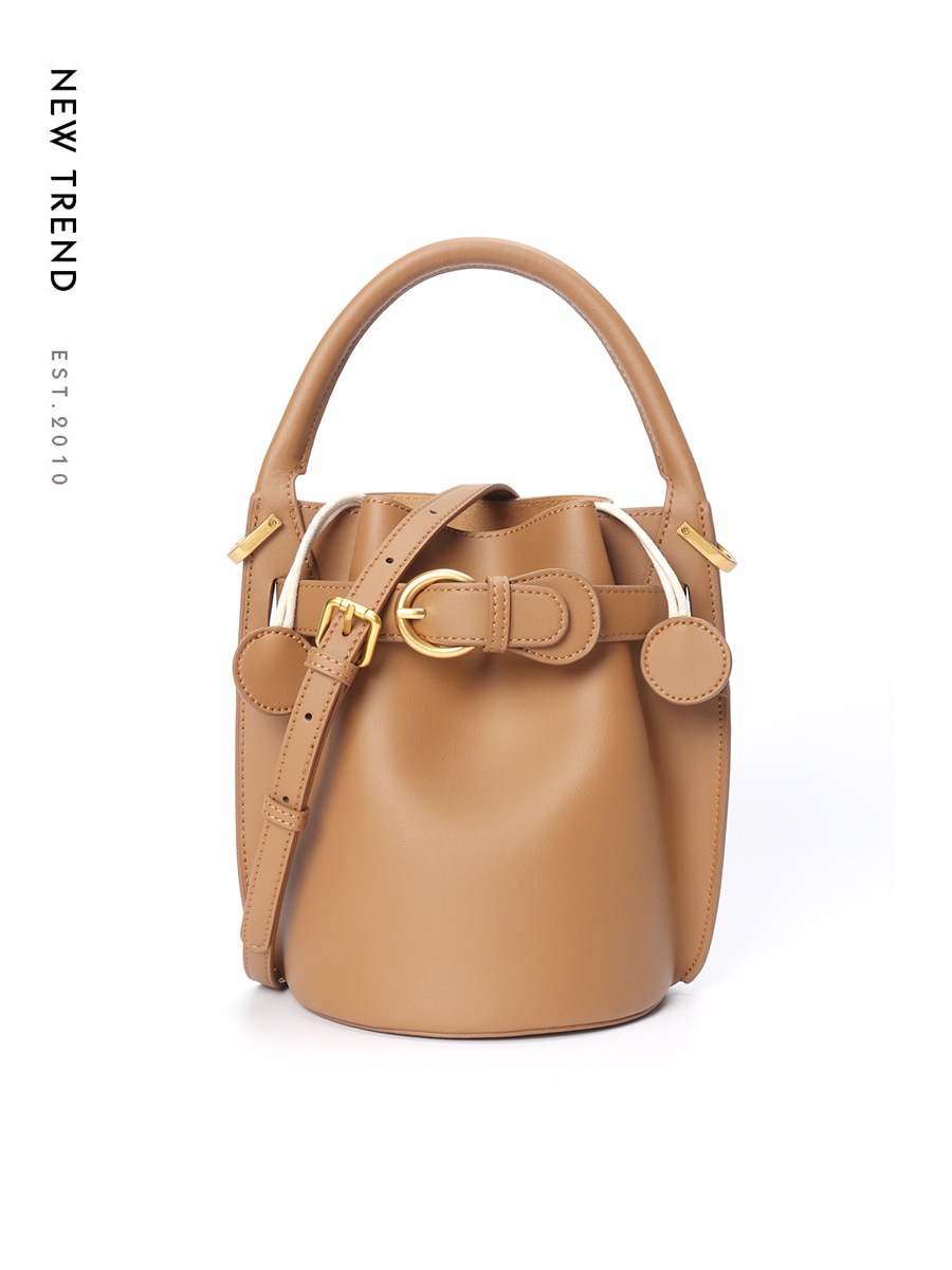 キルティングバッグ 本革 バケツバッグ トートバック ホーボーバッグ 肩掛け ショルダーバッグ 水筒ポーチ 大容量 防水 新作 リュック 手提げバッグ ミニバッグ 気質 おしゃれ 百掛け バックパック 6,516円