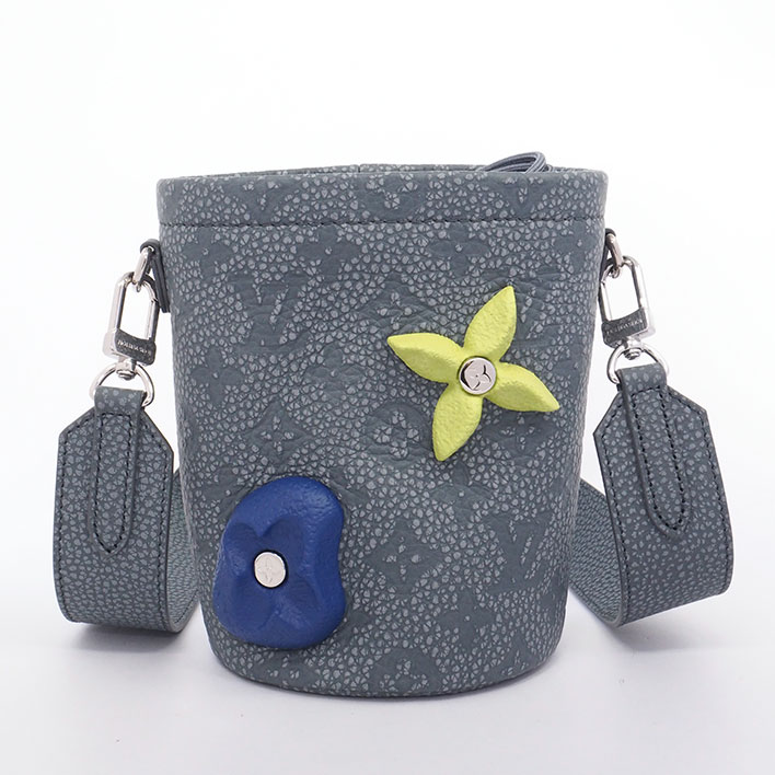 【未使用品新古品】ルイ ヴィトン チョークポーチ トリヨンクライミング M81572 男女兼用【ショルダーバッグ】