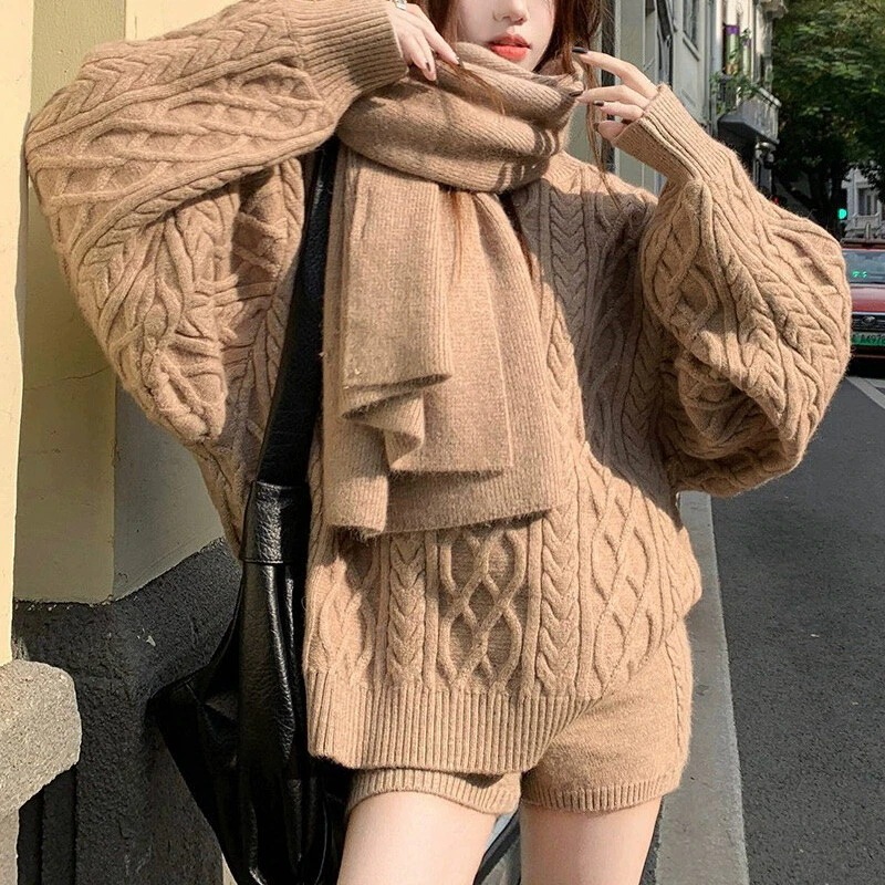 マフラー付き 3点セット レディース トップス パンツ ボトムス ニット セーター プルオーバー セットアップ ミディアム ショート パンツ ショート 膝上 長袖 ボリューム袖 萌袖 ラウンドネック