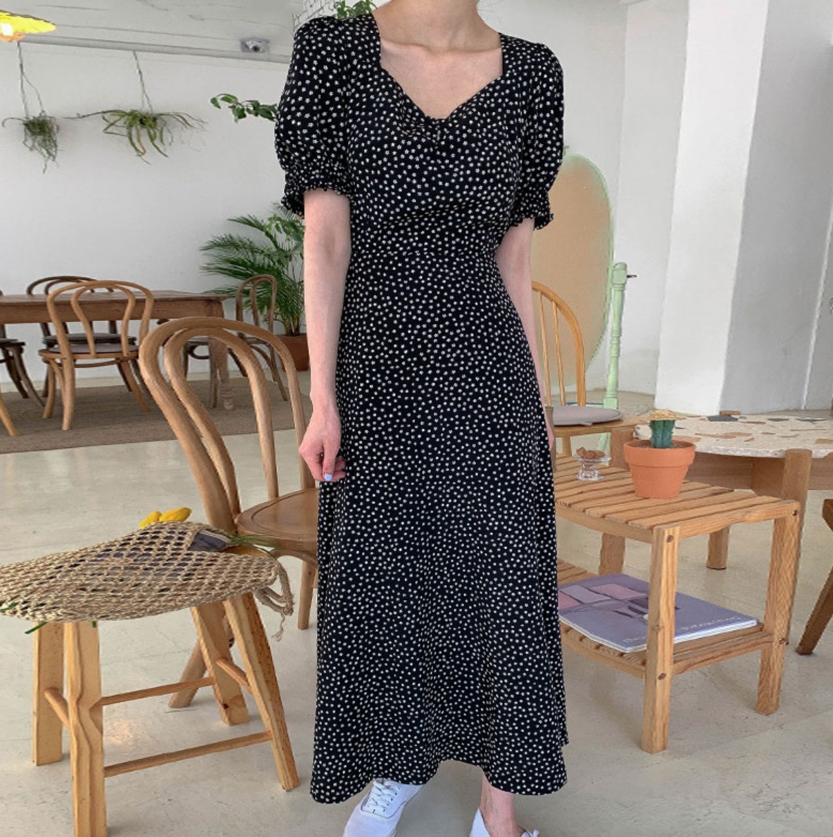 ワンピース Aライン フレア ロング 半袖 パフスリーブ ハートネック かわいい 大人可愛い おしゃれ フェミニン キュート ドット 水玉 春 夏 デート お出かけ リゾート モテ S L
