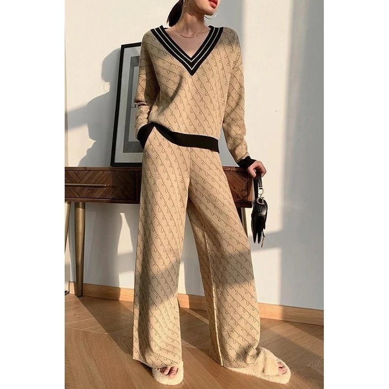 ハイエンドのカスタマイズ-2024 春と秋の新ファッションルーズ年齢軽減ワイドレッグパンツ気質セーター 2 点セット多用途のトレンディな女性のためのスーツ