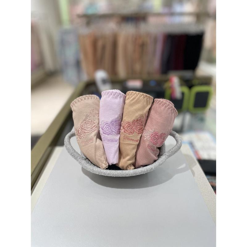 刺激がなく柔らかく着用しやすくプレゼントにも最適な綿100％の花柄刺繍4枚セット（WPT4122S）