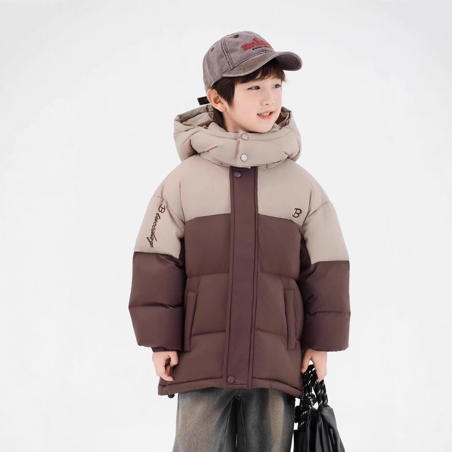 男の子用の新しい冬用厚手パッチワークホワイトダックダウンジャケット子供用冬用スポーツ暖かいコート