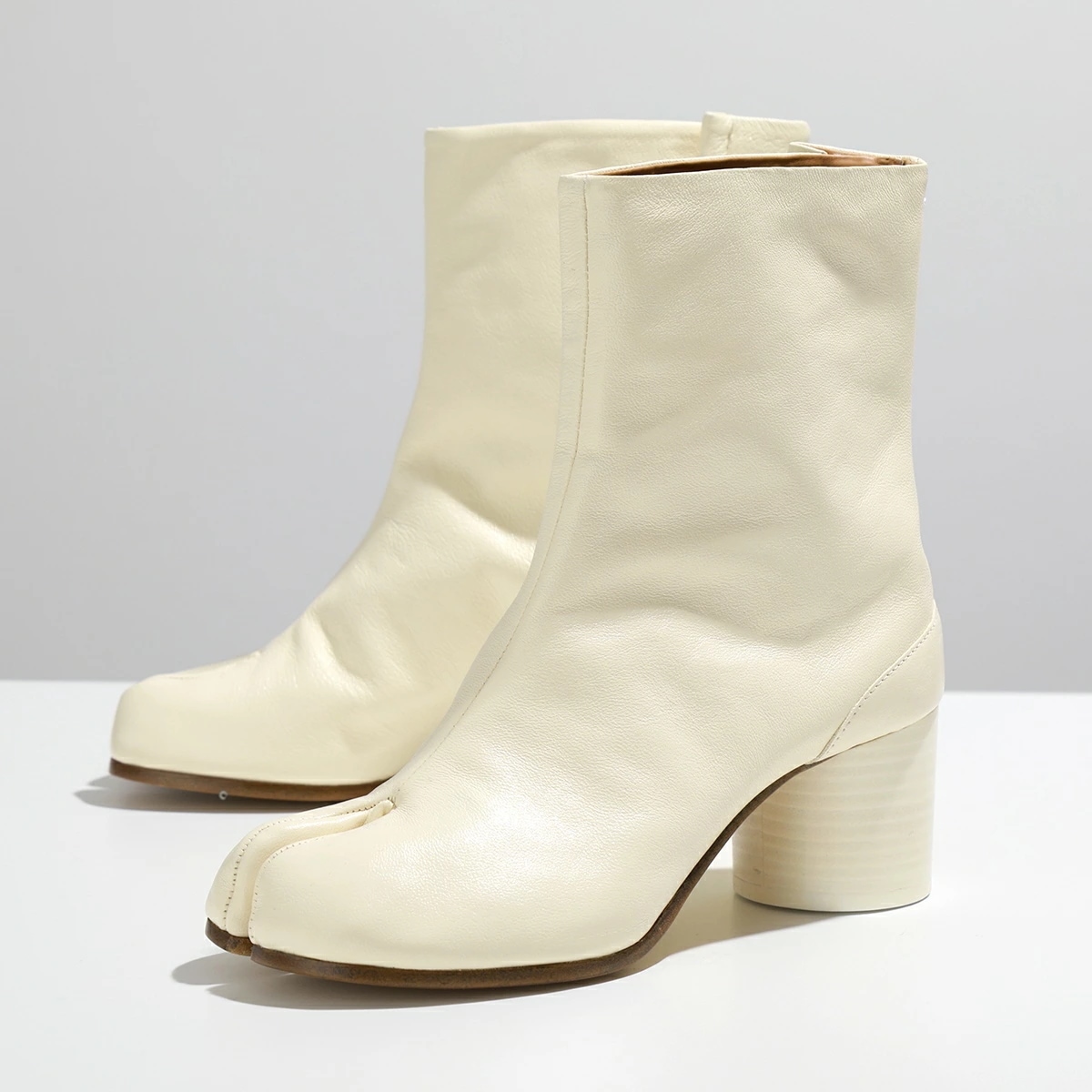 MAISON MARGIELA メゾンマルジェラ 22 タビブーツ Tabi S58WU0246 P3753 レディース ナッパレザー アンクル ショートブーツ 6cmヒール 足袋 靴 T1003