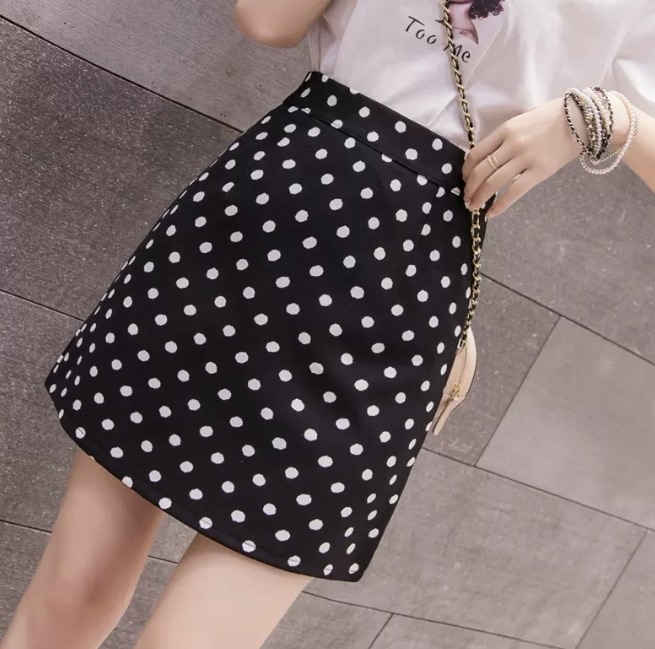 ドット柄 水玉 スカート ミニスカート タイト スリム 細身 ハイウエスト Aライン ミニ丈 ショート ショート丈 膝上 かわいい 可愛い シンプル カジュアル スタイルアップ おしゃれ お洒落