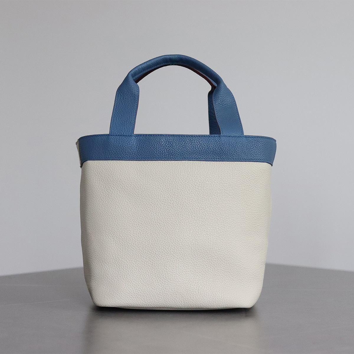 在庫処分 本革トートバッグ 大容量 上品 レザー 大容量 軽量 大きめ 通勤 正規品　かわいいい 人気