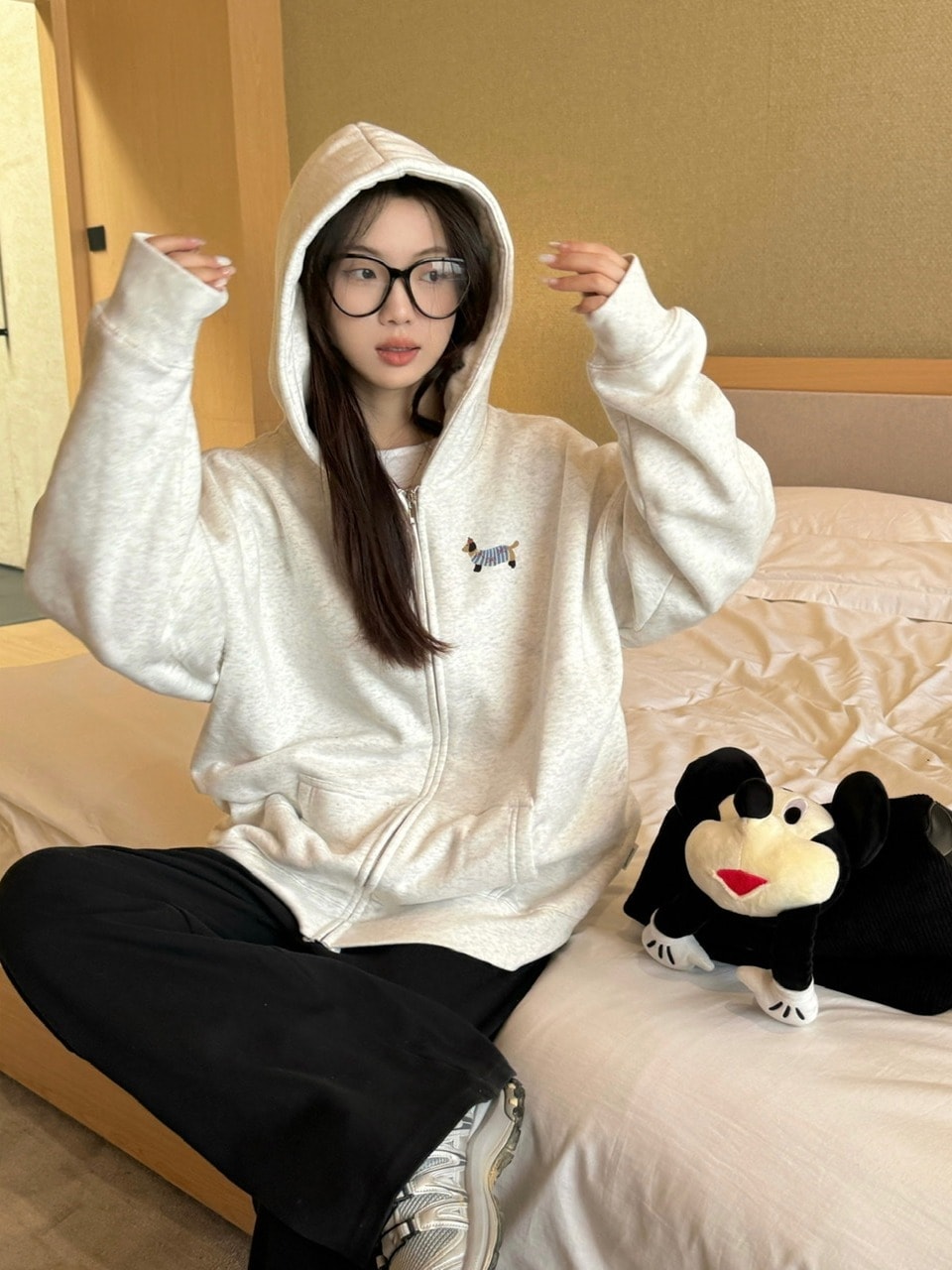 秋冬トップスかわいいパーカー2type裹起毛フード付き韓国風長袖細見え白黒おしゃれレトロシルエット甘め大人っぽ韓国フルサイズファッション系ルーズレディースお出かけ学生通学トラック羽織