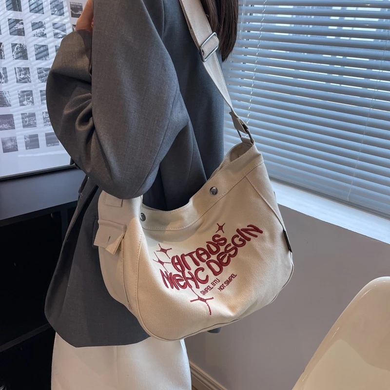 韓国文芸カジュアル復古ズックバッグ大容量かたかた掛け ショルダーバッグ刺繍ファッション百掛け肩掛け2WayバックQYB276