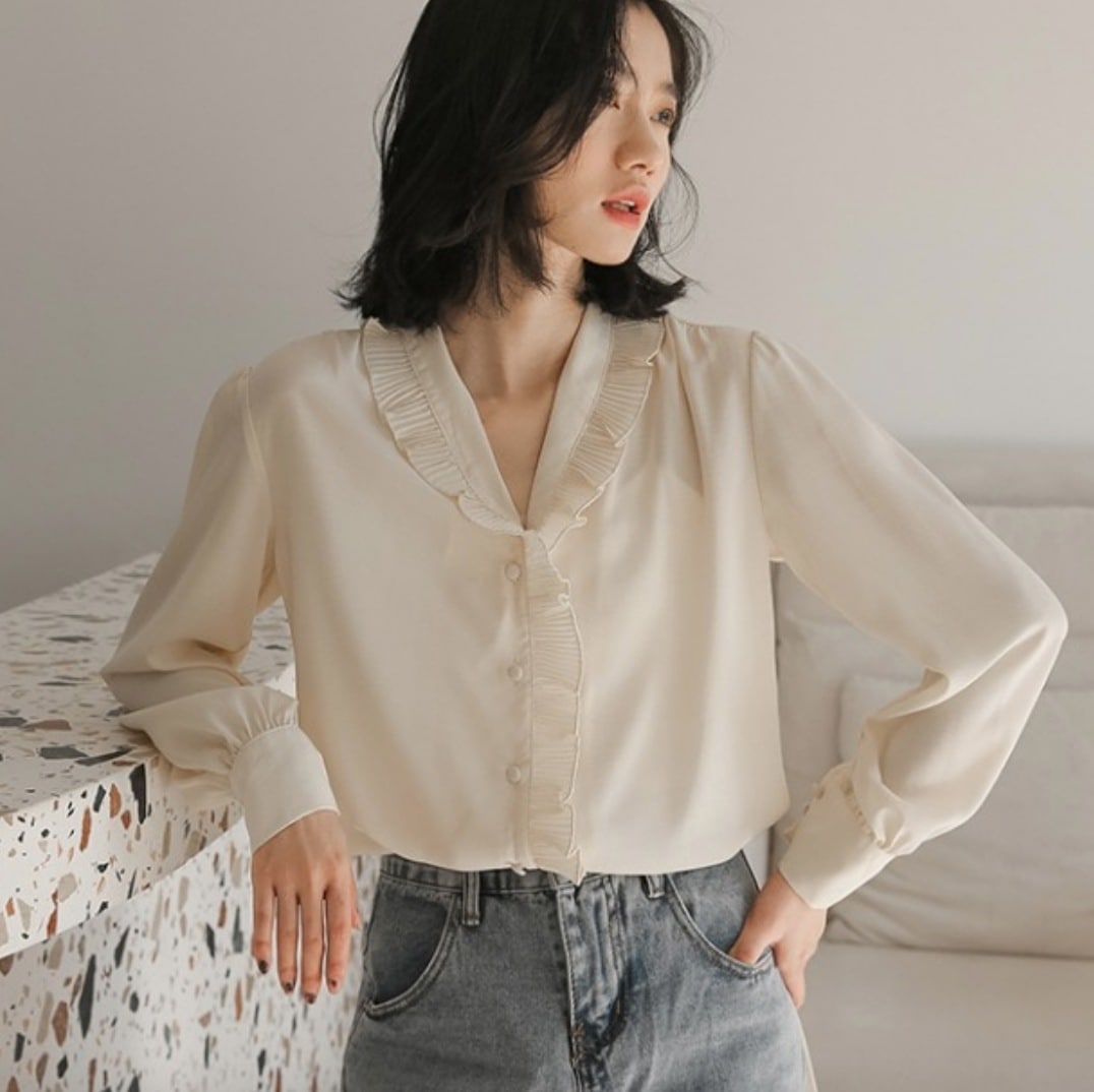 トップス デート かわいい 大人可愛い きれいめ シンプル カジュアル 大人 上品 おしゃれ お洒落 長袖 ブラウス シャツ フリル 無地 通勤 通学 Vネック アプリコット L 韓国 モテ コーデ