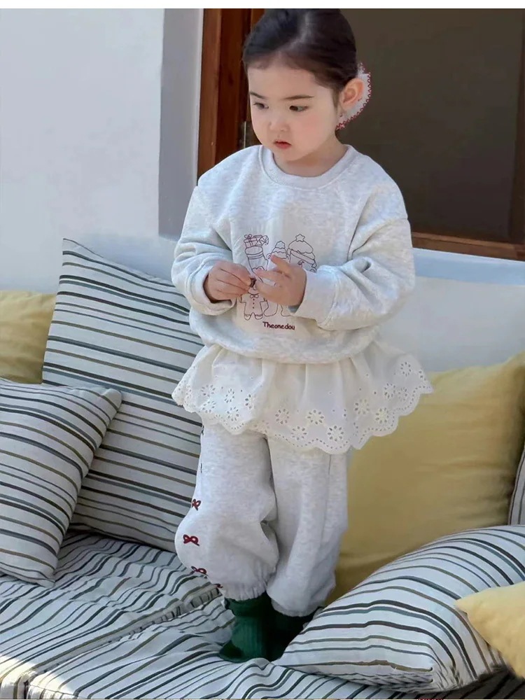 韓国ファッション かわいい子供服/女の子 カートゥーンワッペンスウェット スウェットパンツ レースおならカーテン 3点セット 上下セット （80-130cm）