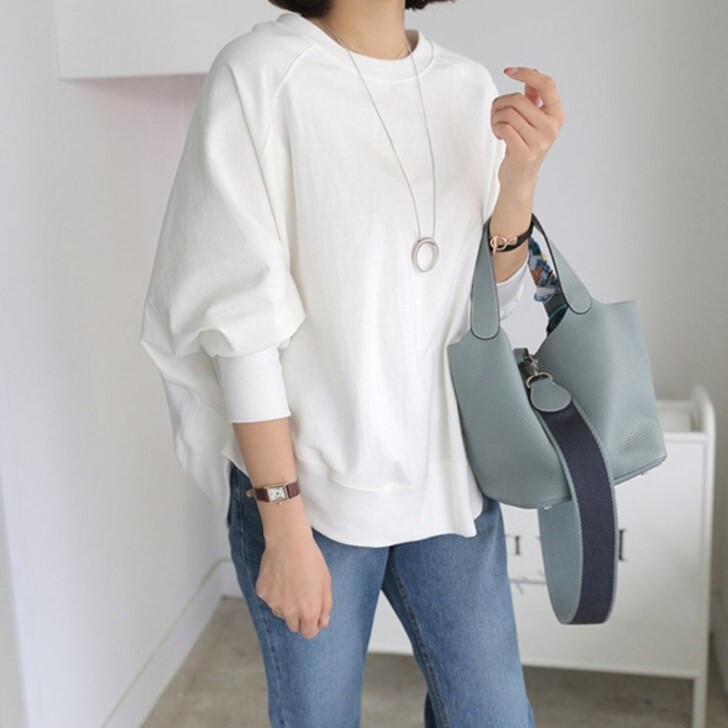 トップス トレーナー スウェット 白トップス 長袖 ドルマンスリーブ ラウンドネック クルーネック ストレート かわいい 大人可愛い きれいめ シンプル カジュアル 大人 おしゃれ お洒落 大人可愛い